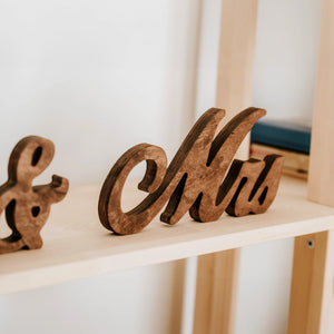 Mr & Mrs Wooden Signs for Wedding Table, Rustic Wedding Décor for Boho Style Centerpiece, Freestanding Bride and Groom Photo Props
