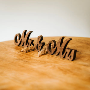 Mr & Mrs Wooden Signs for Wedding Table, Rustic Wedding Décor for Boho Style Centerpiece, Freestanding Bride and Groom Photo Props