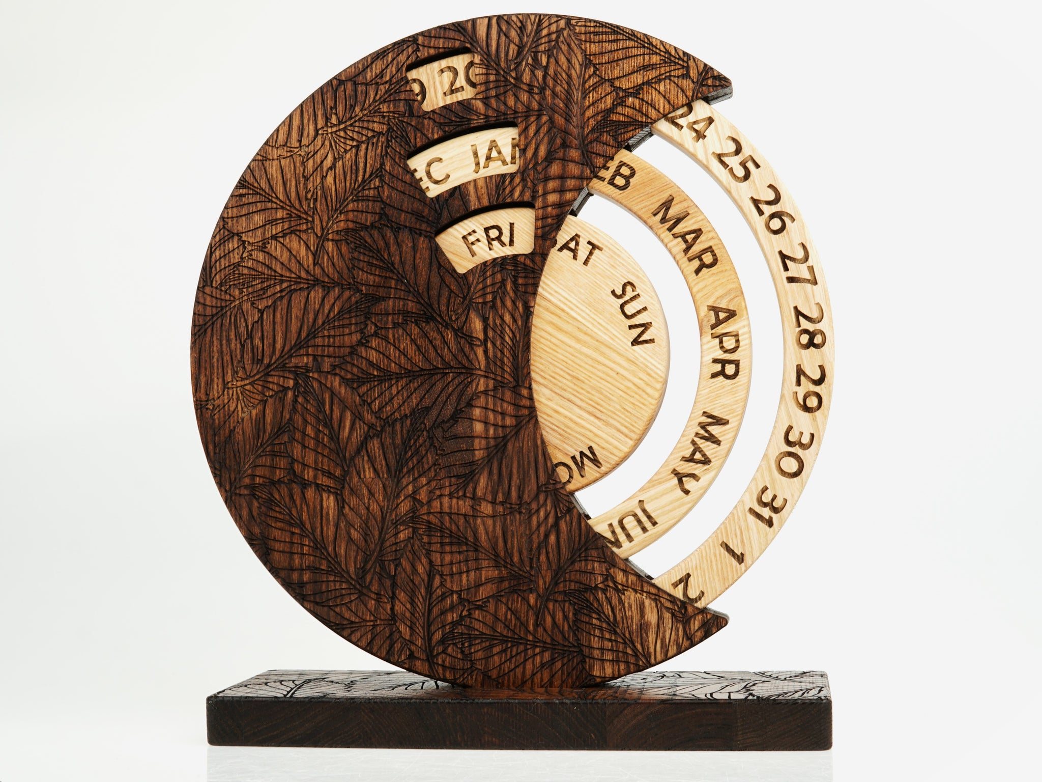 Wooden Desk Calendar – PromiDesign.co.uk