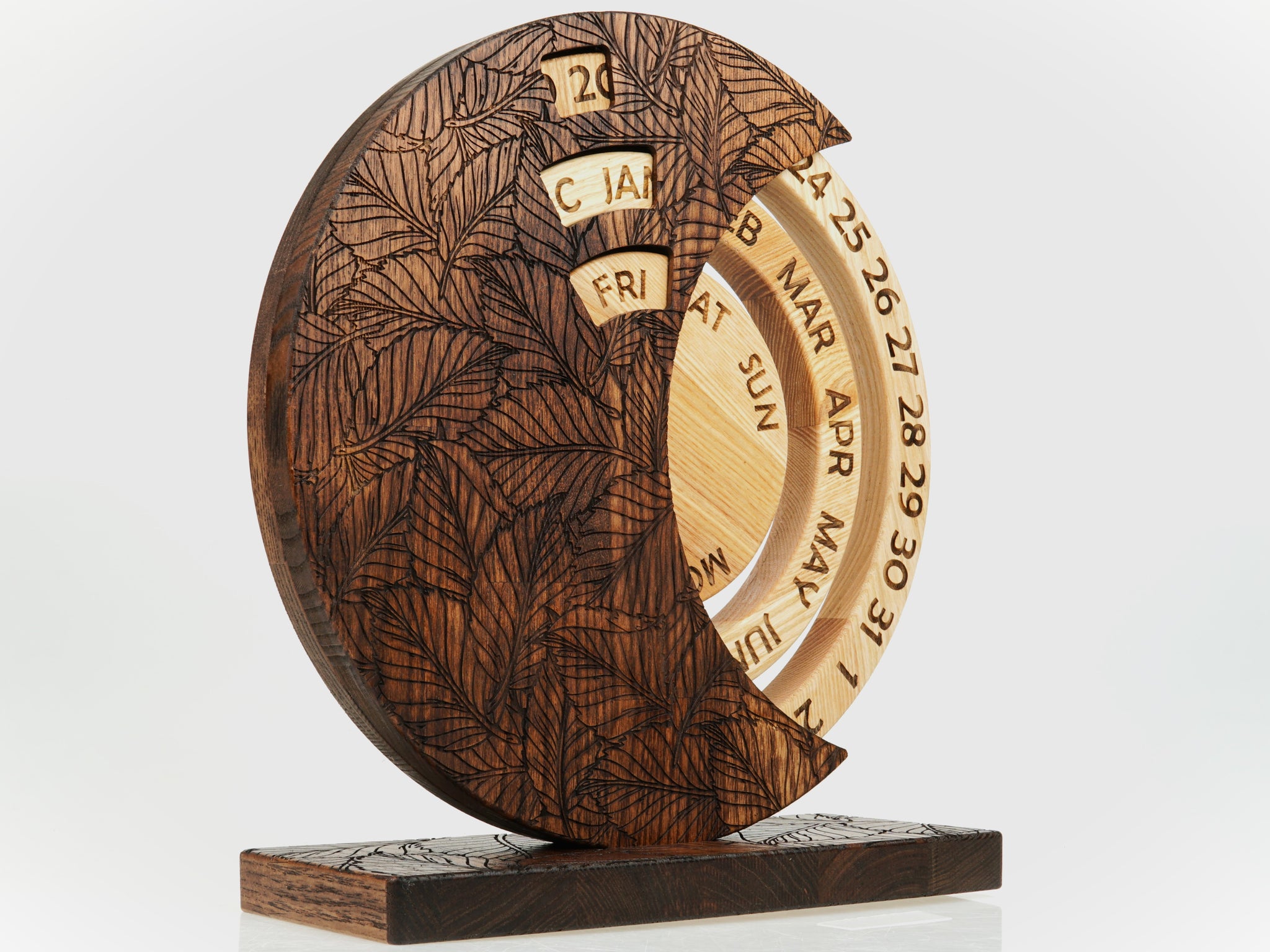 Wooden Desk Calendar – PromiDesign.co.uk