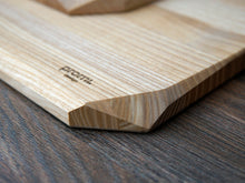 Load image into Gallery viewer, Wooden Cutting Board &quot;Modern Flat&quot; (2 sizes)